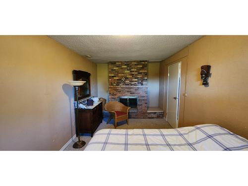 1480 Carson Road, Grand Forks, BC - Indoor Photo Showing Bedroom