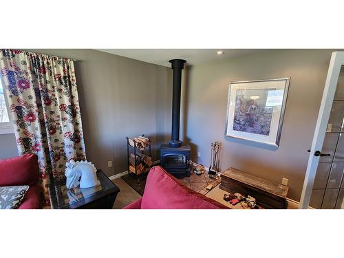 1480 Carson Road, Grand Forks, BC - Indoor