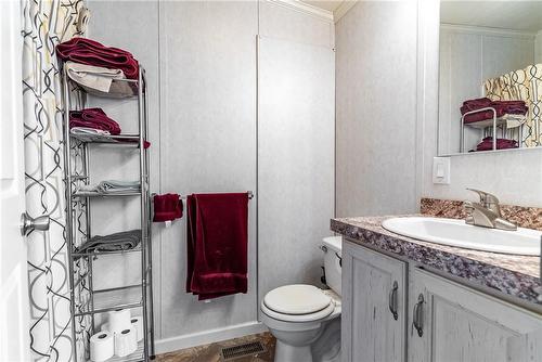 1 Forest Trail, Selkirk, ON - Indoor Photo Showing Bathroom