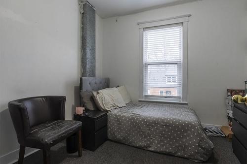 29 Sunset Avenue, Hamilton, ON - Indoor Photo Showing Bedroom