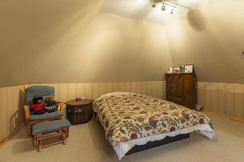 29 Sunset Avenue, Hamilton, ON - Indoor Photo Showing Bedroom