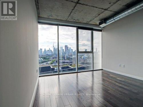 #1012 -32 Trolley Cres, Toronto, ON - Indoor Photo Showing Other Room