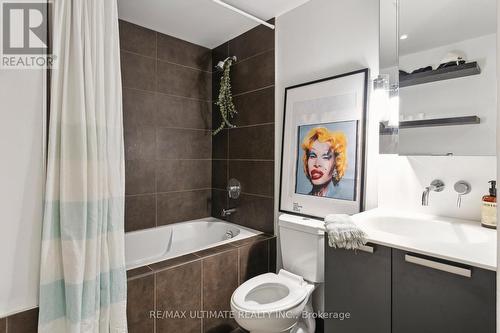 #722 -95 Bathurst St, Toronto, ON - Indoor Photo Showing Bathroom