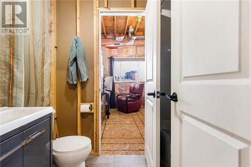 151 Maki Avenue, Sudbury, ON - Indoor Photo Showing Bathroom