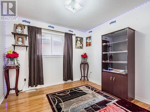 36 Prince Cres, Brampton, ON - Indoor Photo Showing Other Room