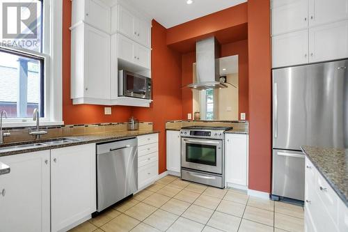 154 Quarry Avenue, Renfrew, ON - Indoor Photo Showing Kitchen With Double Sink