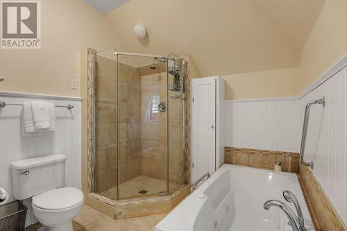 154 Quarry Avenue, Renfrew, ON - Indoor Photo Showing Bathroom