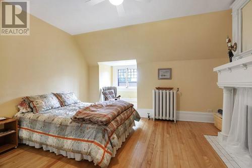 154 Quarry Avenue, Renfrew, ON - Indoor Photo Showing Bedroom