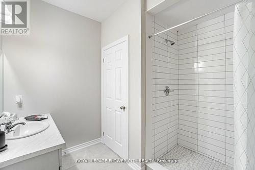#7 -13 Braida Lane, Halton Hills, ON - Indoor Photo Showing Bathroom