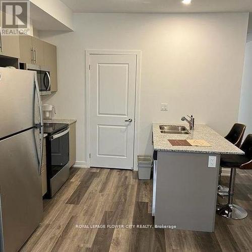 #56 -205 West Oak Tr, Kitchener, ON - Indoor Photo Showing Kitchen With Double Sink