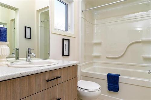 20 Palmer Road, Petersfield, MB - Indoor Photo Showing Bathroom