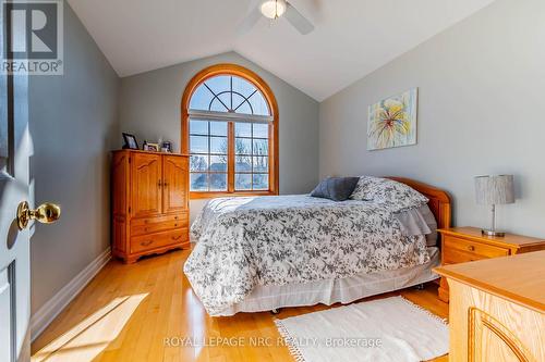 71 Stella St, Pelham, ON - Indoor Photo Showing Bedroom