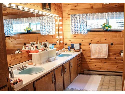 4158 Princeton Summerland Road, Princeton, BC - Indoor Photo Showing Bathroom