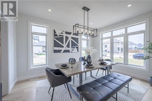 17 Spruce Cres, North Middlesex, ON - Indoor Photo Showing Dining Room