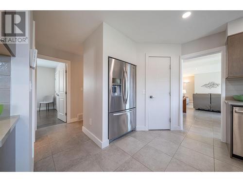 3065 Sunnyview Road, Vernon, BC - Indoor Photo Showing Kitchen