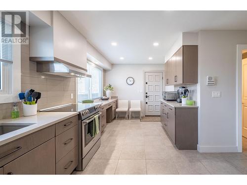 3065 Sunnyview Road, Vernon, BC - Indoor Photo Showing Kitchen