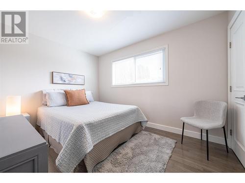 3065 Sunnyview Road, Vernon, BC - Indoor Photo Showing Bedroom