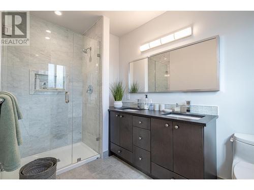 3065 Sunnyview Road, Vernon, BC - Indoor Photo Showing Bathroom