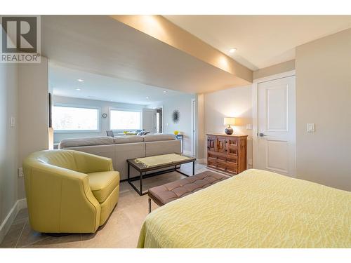 3065 Sunnyview Road, Vernon, BC - Indoor Photo Showing Bedroom