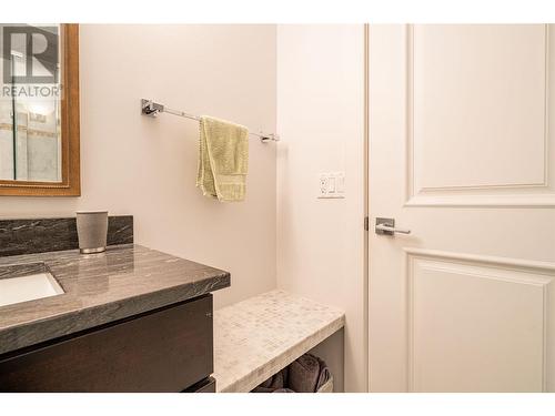 3065 Sunnyview Road, Vernon, BC - Indoor Photo Showing Bathroom