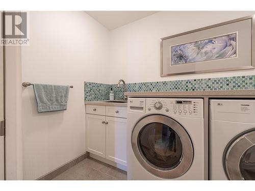 3065 Sunnyview Road, Vernon, BC - Indoor Photo Showing Laundry Room