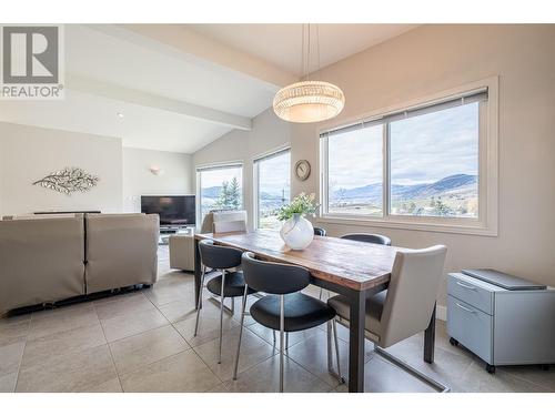 3065 Sunnyview Road, Vernon, BC - Indoor Photo Showing Dining Room