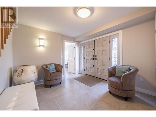 3065 Sunnyview Road, Vernon, BC - Indoor Photo Showing Living Room