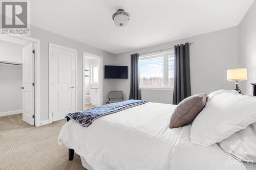 653 Putney Crescent, Ottawa, ON - Indoor Photo Showing Bedroom