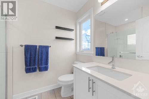 653 Putney Crescent, Ottawa, ON - Indoor Photo Showing Bathroom