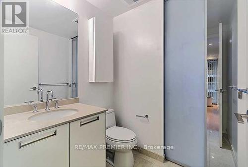 911 - 33 Charles Street E, Toronto, ON - Indoor Photo Showing Bathroom