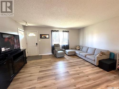 1471 112Th Street, North Battleford, SK - Indoor Photo Showing Living Room