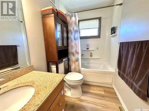 1471 112Th Street, North Battleford, SK - Indoor Photo Showing Bathroom