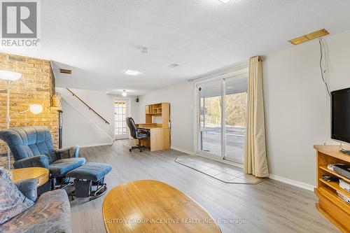 2160 Snow Valley Rd, Springwater, ON - Indoor Photo Showing Living Room