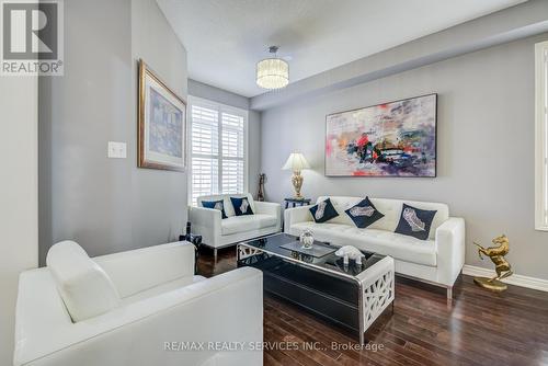 203 Allegro Drive, Brampton, ON - Indoor Photo Showing Living Room