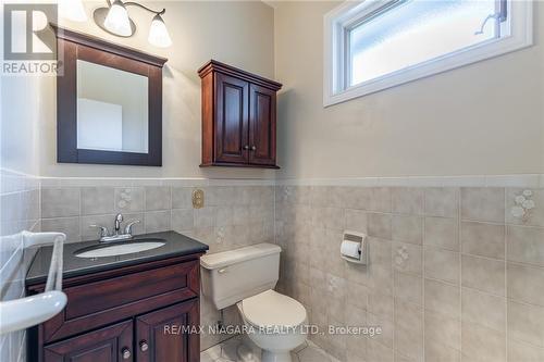 6811 Carmella Place, Niagara Falls, ON - Indoor Photo Showing Bathroom