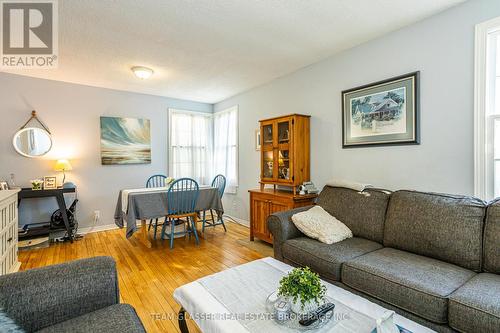 657 Creston Ave S, London, ON - Indoor Photo Showing Living Room