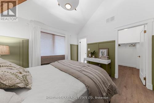1371 West Oxbow Lake Road W, Huntsville, ON - Indoor Photo Showing Bedroom