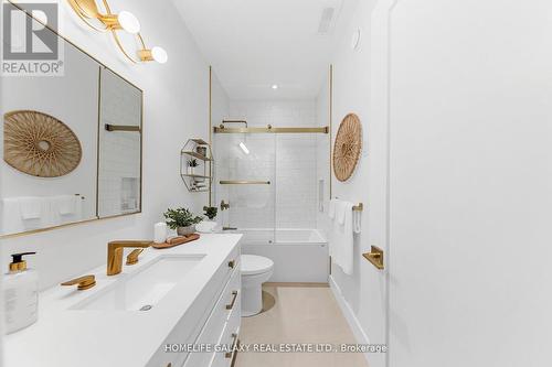 1371 West Oxbow Lake Rd W, Huntsville, ON - Indoor Photo Showing Bathroom