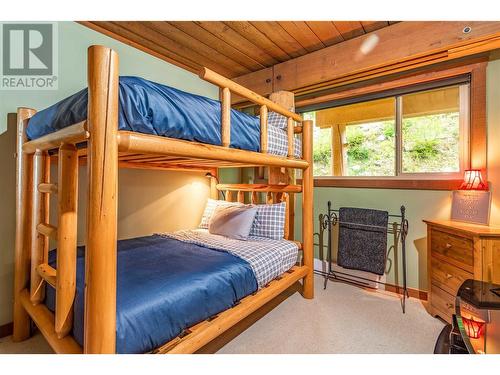 7470 Porcupine Road Unit# 608, Kelowna, BC - Indoor Photo Showing Bedroom