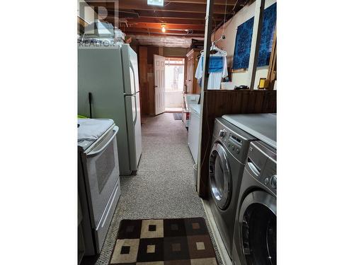 6276 Mulligan Drive, 100 Mile House, BC - Indoor Photo Showing Laundry Room