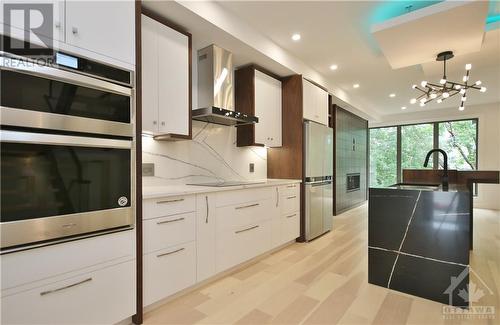 375 Madison Avenue Unit#B, Ottawa, ON - Indoor Photo Showing Kitchen With Upgraded Kitchen