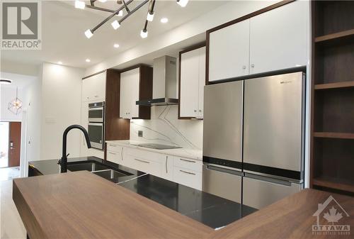 MAIN FLOOR - 375 Madison Avenue Unit#B, Ottawa, ON - Indoor Photo Showing Kitchen With Double Sink With Upgraded Kitchen