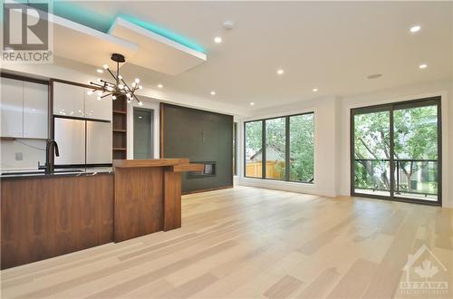 LIVING DINING AREA - 375 B Madison Street, Ottawa, ON - Indoor