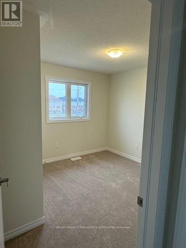 21 Molnar Cres, Brantford, ON - Indoor Photo Showing Other Room