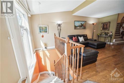 562 Wild Shore Crescent, Ottawa, ON - Indoor Photo Showing Living Room