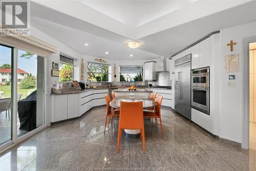 4572 Lake Grande Court, Windsor, ON - Indoor Photo Showing Kitchen