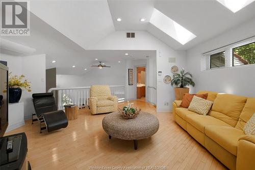 4572 Lake Grande Court, Windsor, ON - Indoor Photo Showing Living Room