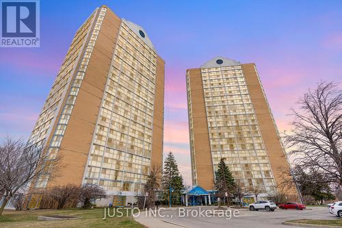 205 - 25 Trailwood Drive, Mississauga, ON - Outdoor With Facade