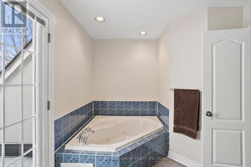10 - 38 Hunt Avenue, Richmond Hill, ON - Indoor Photo Showing Bathroom