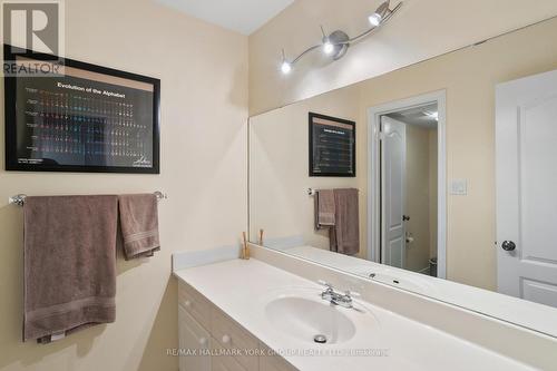 10 - 38 Hunt Avenue, Richmond Hill, ON - Indoor Photo Showing Bathroom